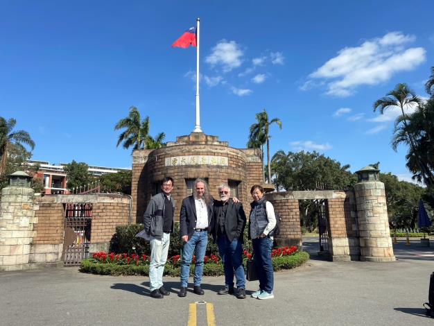 Prof. Smith with Prof. Shu-Jen Wang, Associate Dean of the CBA, and Prof. Tang-Long Shen, Chair of the Dept. of Plant Pathology and Microbiology, posing for a photo at the main entrance of NTU.